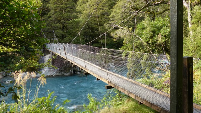 NZ/NZ-1040