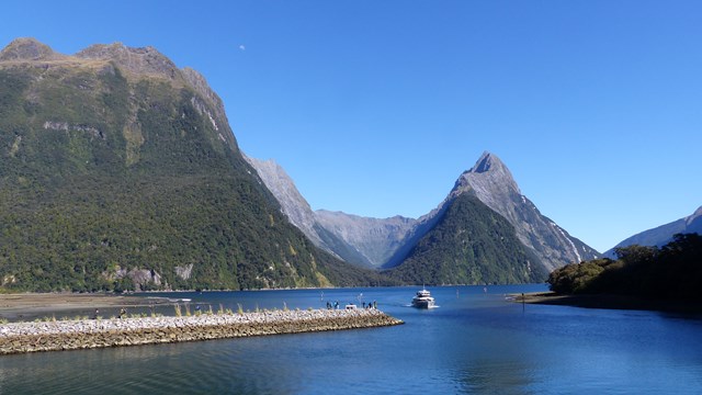 NZ/NZ-1052
